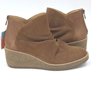 Aetrex Kara Ankle Wedge Boots Booties Womens Size 10 Beige Suede Leather Fall